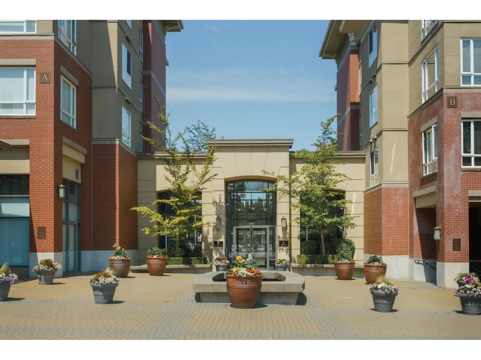 #421 2970 KING GEORGE BOULEVARD, Surrey, BC photo 2