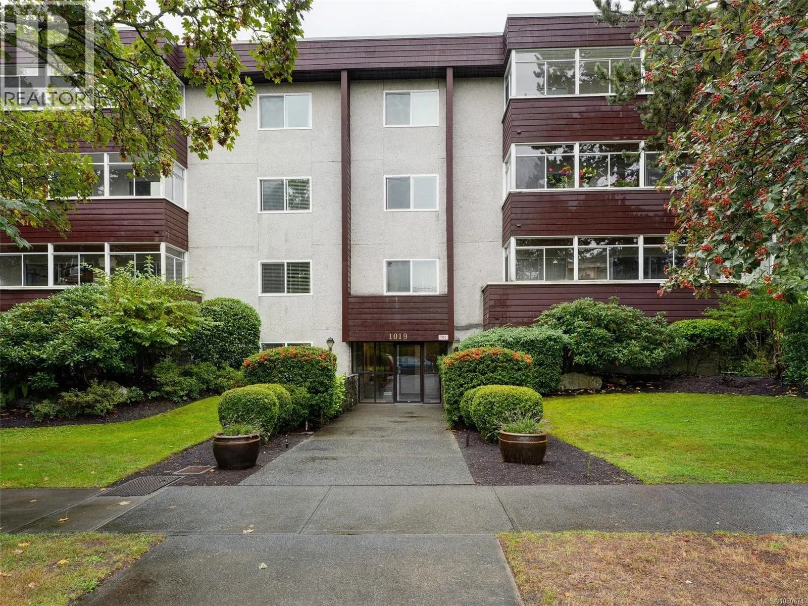 1019 McClure St, Victoria