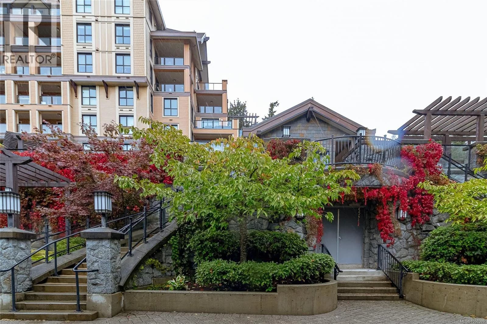 #610 1400 Lynburne Pl, Langford, BC photo 2