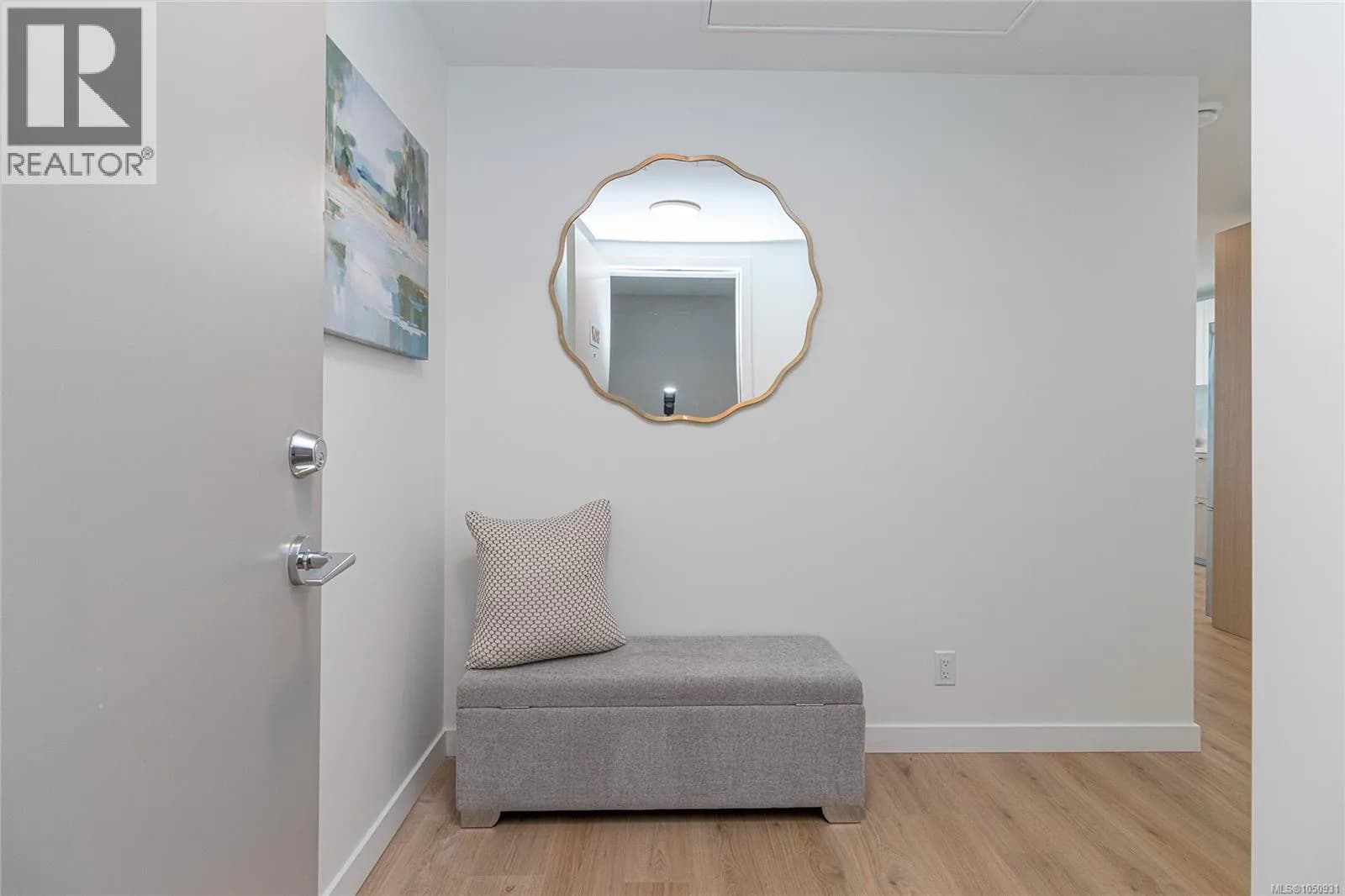 #807 899 Esquimalt Rd, Esquimalt, BC photo 3