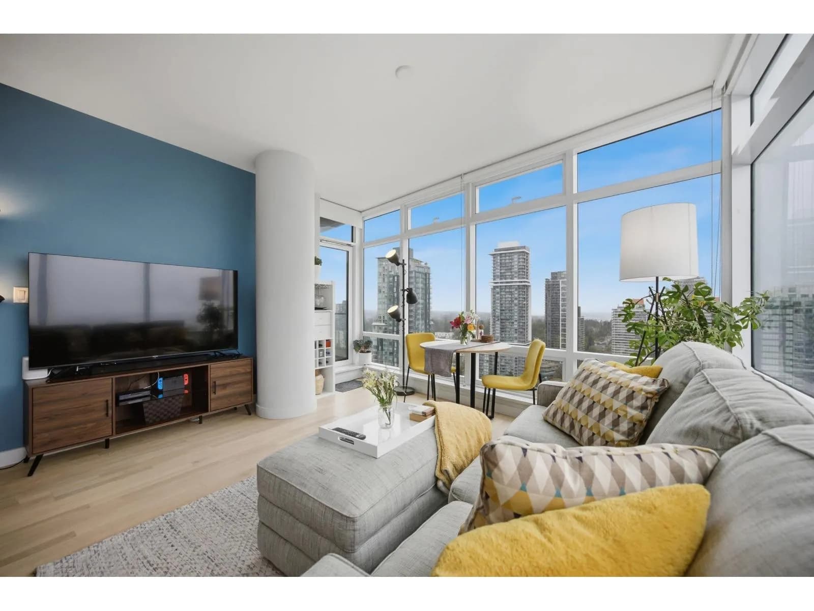 #2810 13495 CENTRAL AVENUE, Surrey, BC photo 3