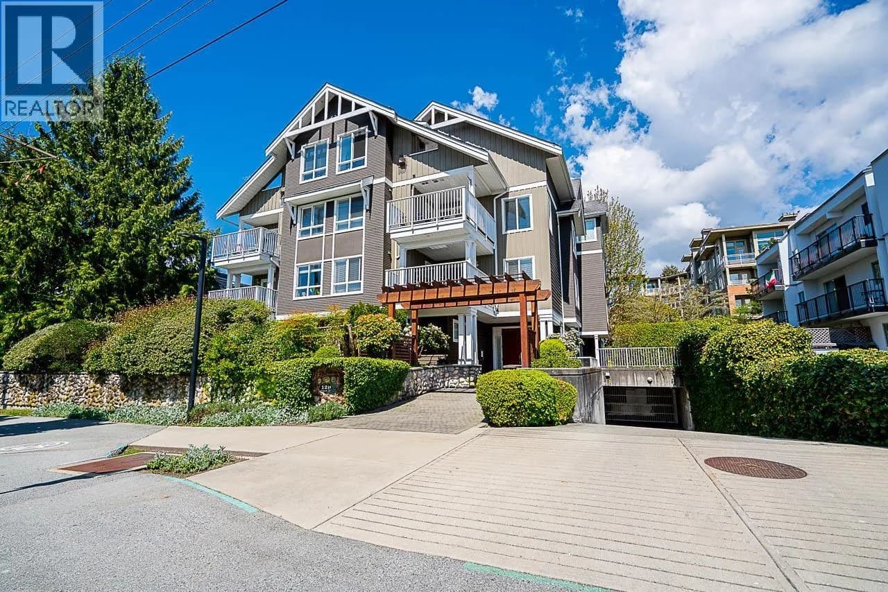 128 W 21ST STREET, North Vancouver