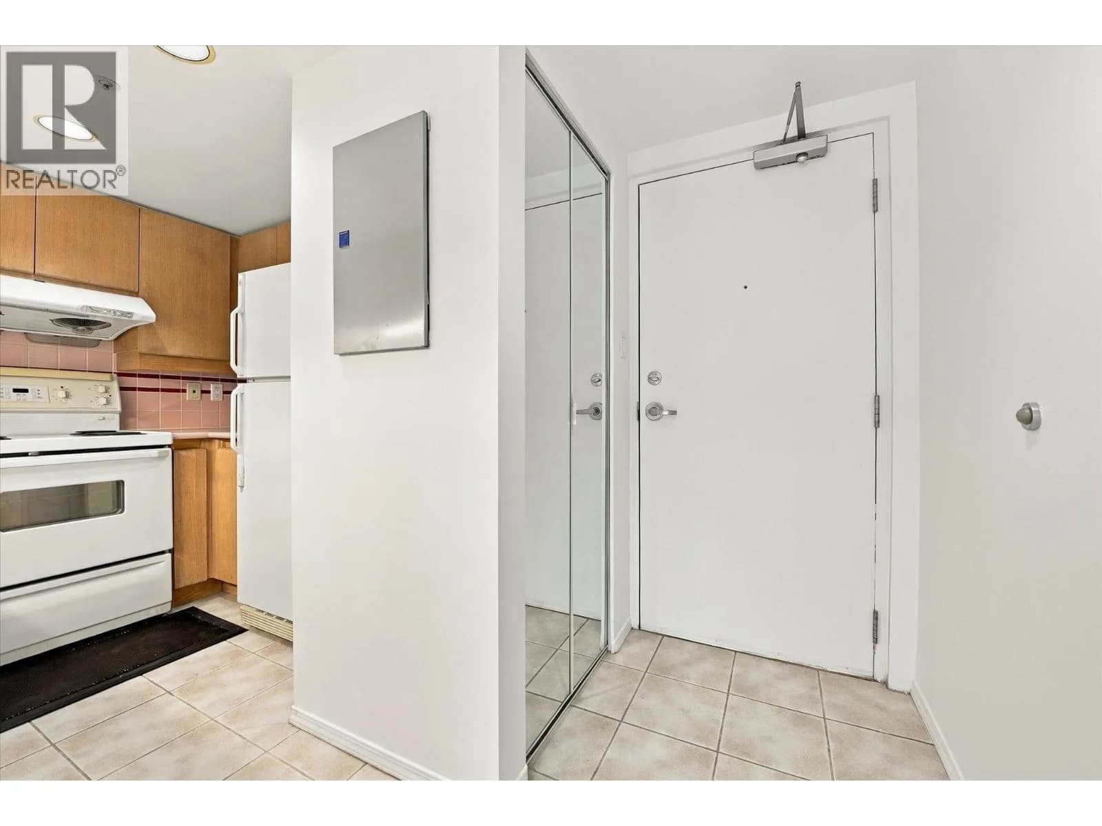 #603 183 KEEFER PLACE, Vancouver, BC photo 2