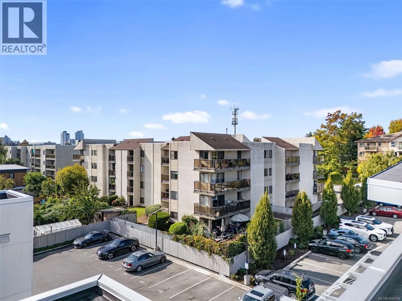 #105 2757 Quadra St, Victoria, BC photo 3