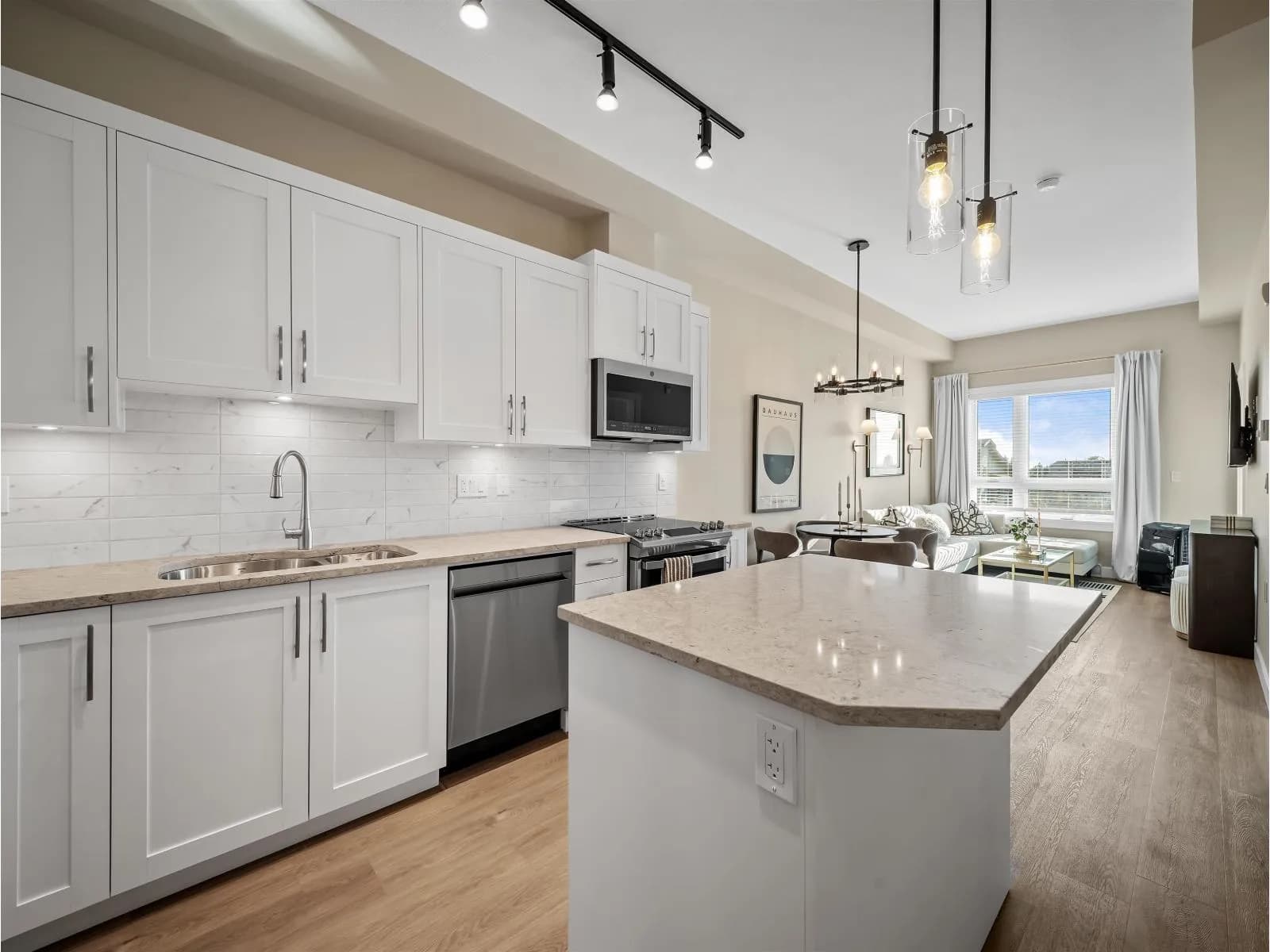 8233 208B STREET STREET, Langley