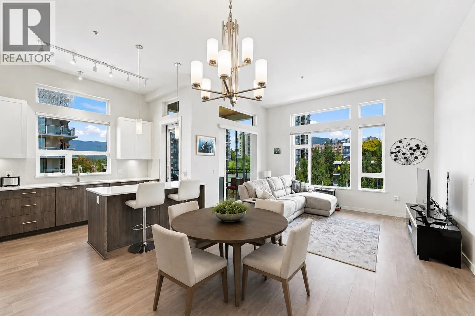 123 W 1ST STREET, North Vancouver