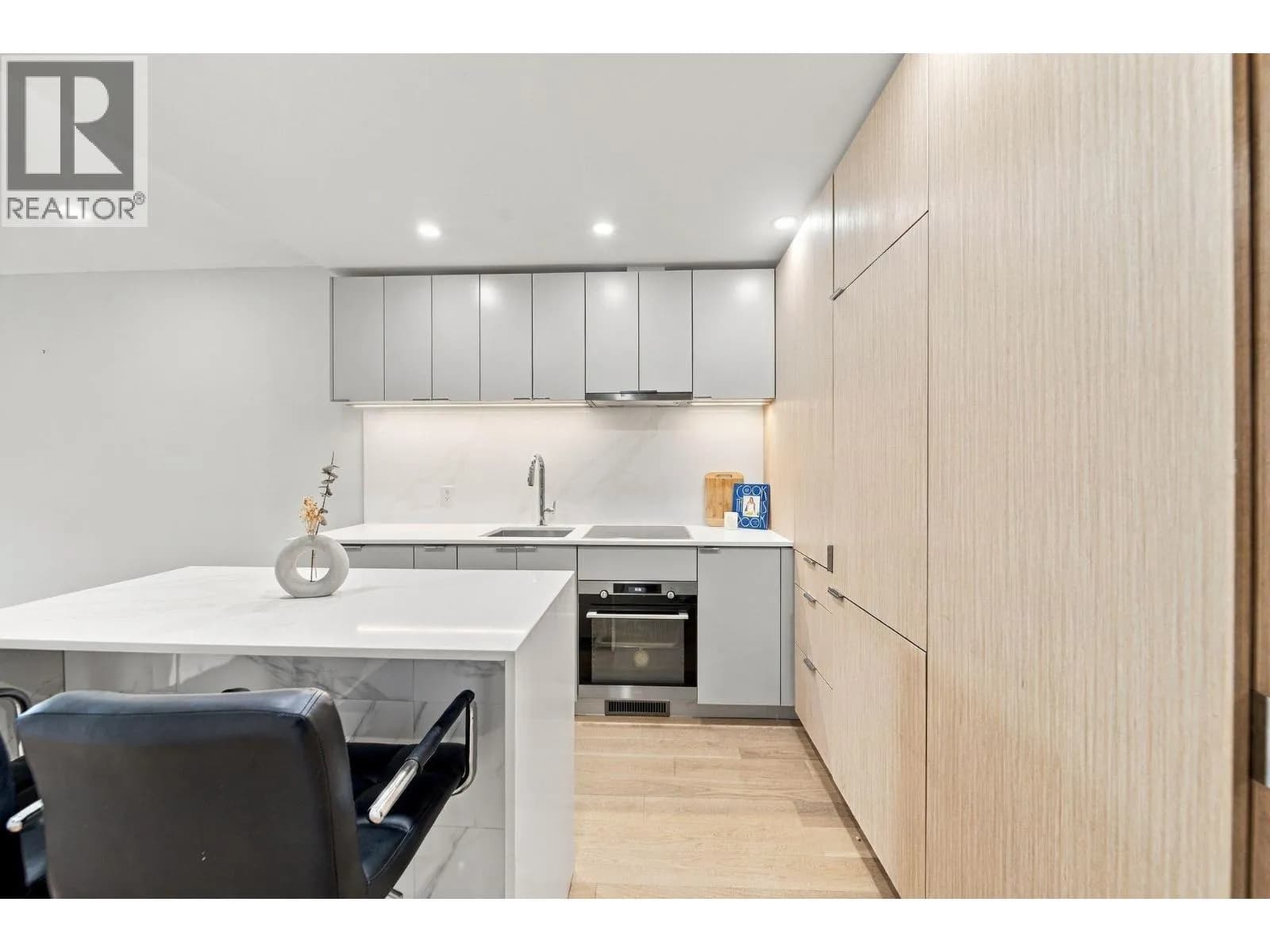 #507 239 KEEFER STREET, Vancouver, BC photo 3