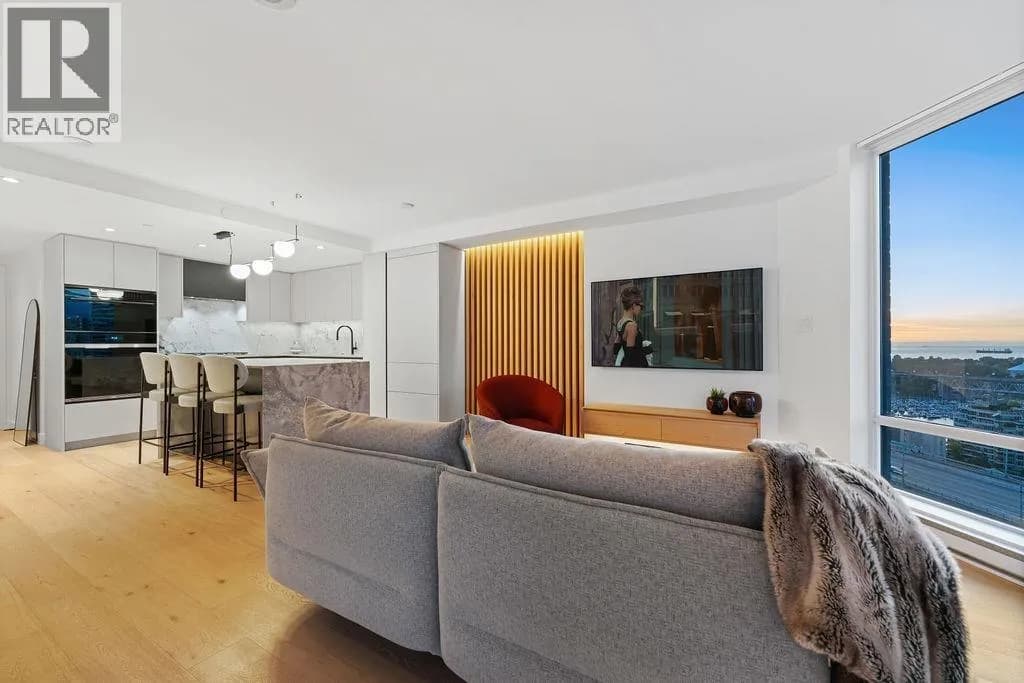 583 BEACH CRESCENT, Vancouver