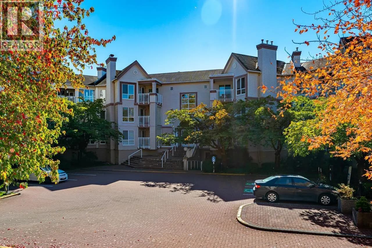 7453 MOFFATT ROAD, Richmond