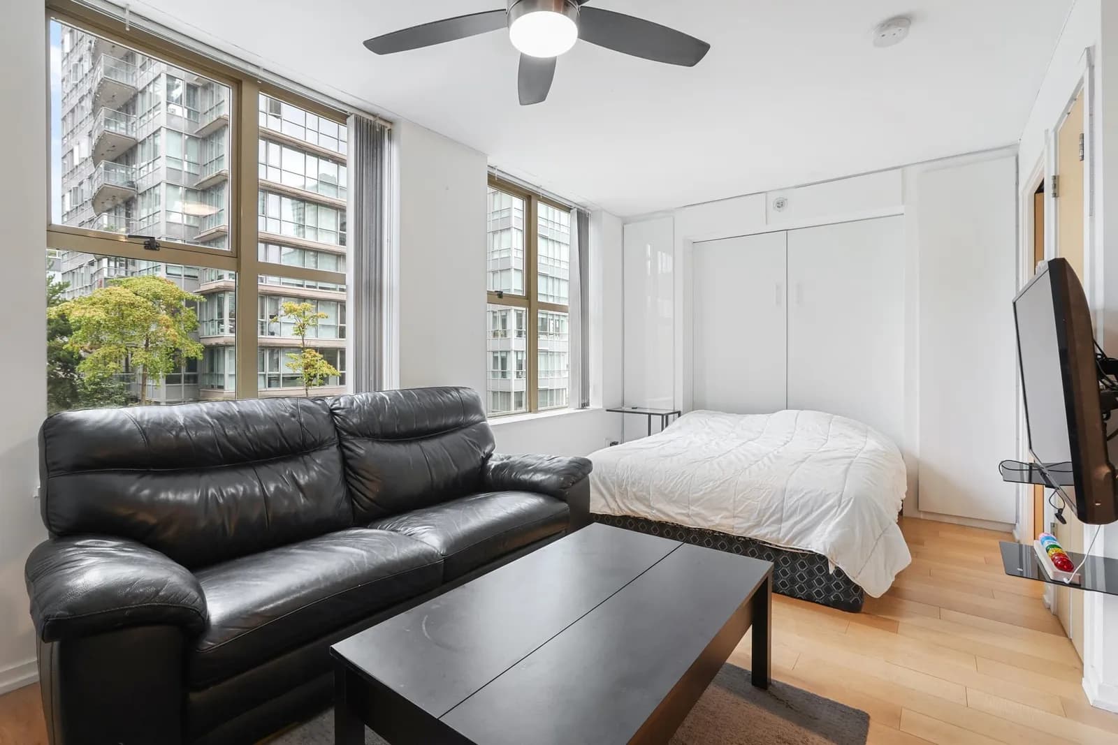 969 RICHARDS STREET, Vancouver