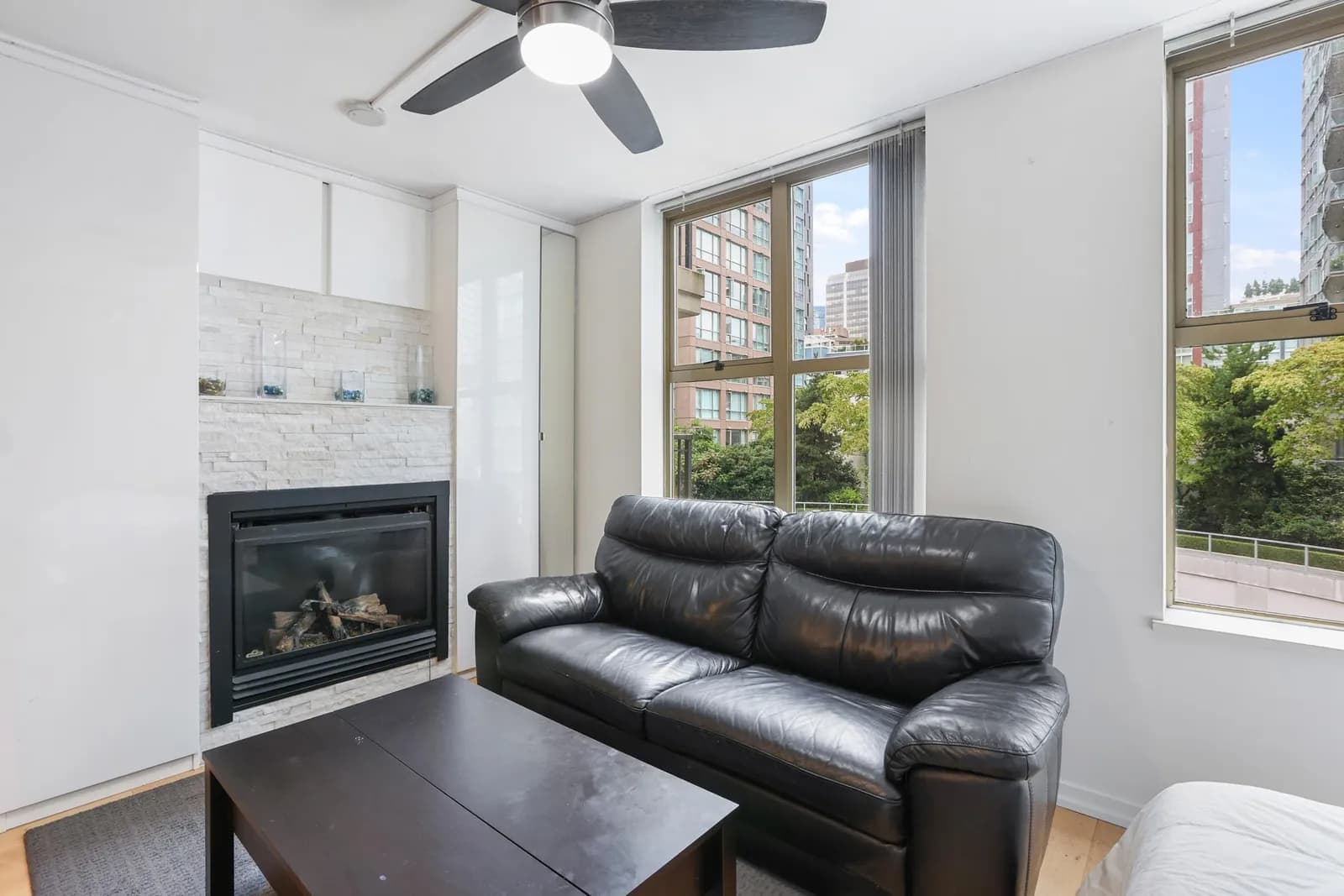 #504 969 RICHARDS STREET, Vancouver, BC photo 3