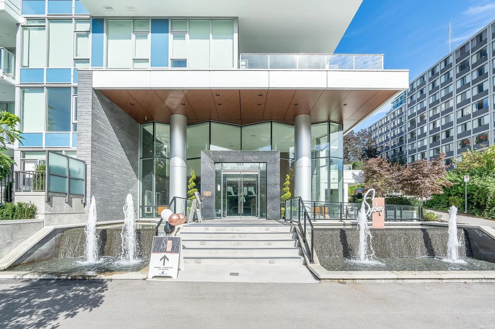 #1004 555 SYDNEY AVENUE, Coquitlam, BC photo 3