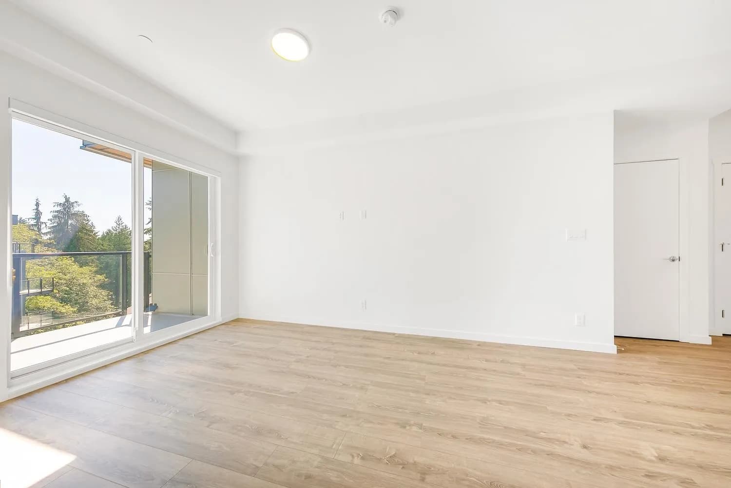 #618 13968 LAUREL DRIVE, Surrey, BC photo 2