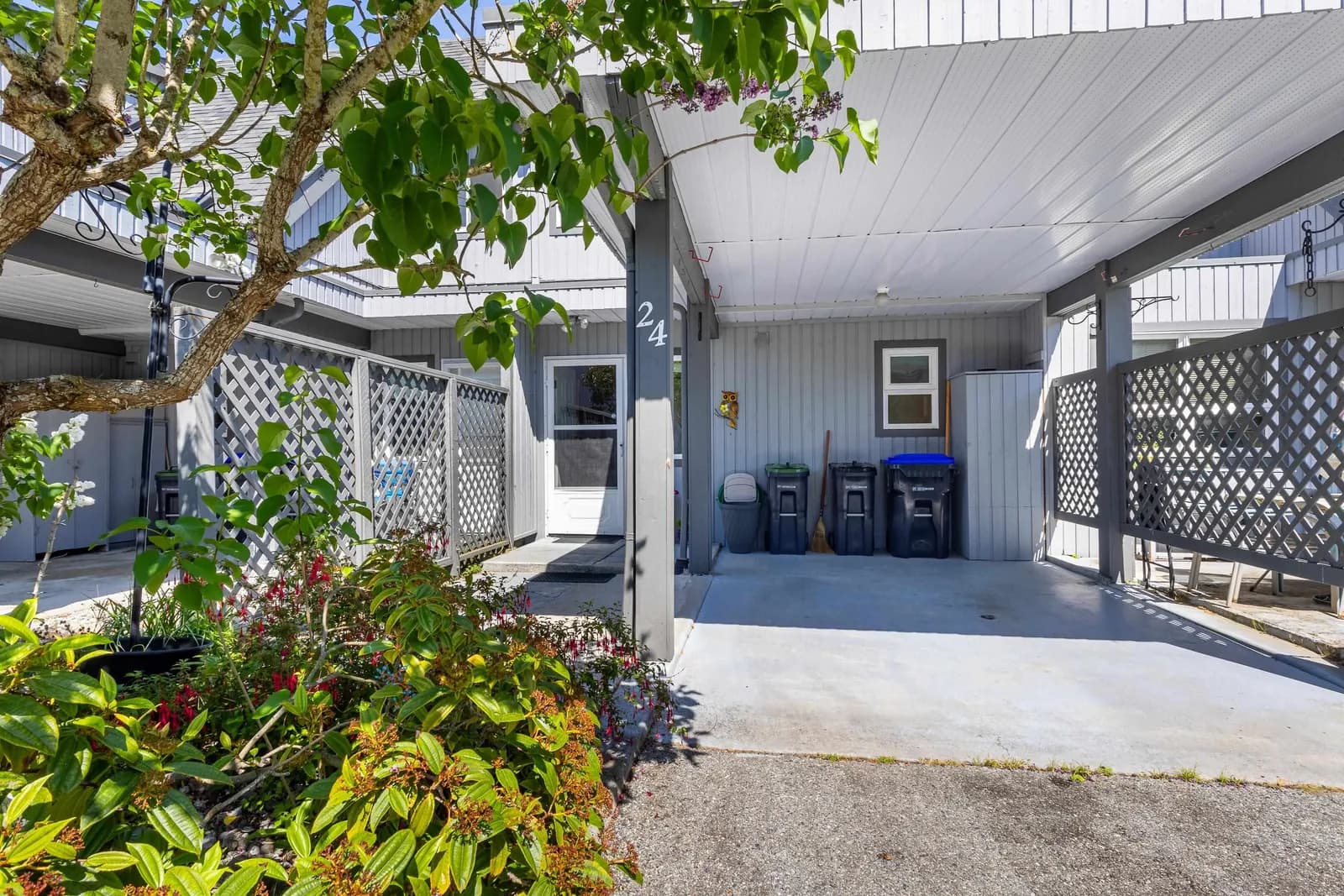 #24 5761 WHARF AVENUE, Sechelt, BC photo 2