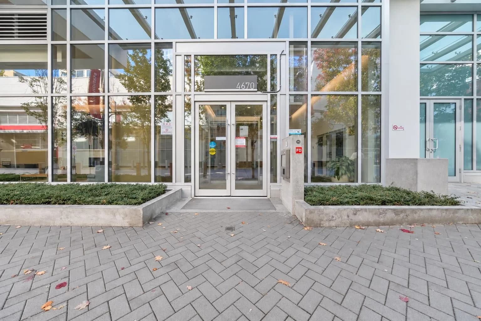 #801 4670 ASSEMBLY WAY, Burnaby, BC photo 2