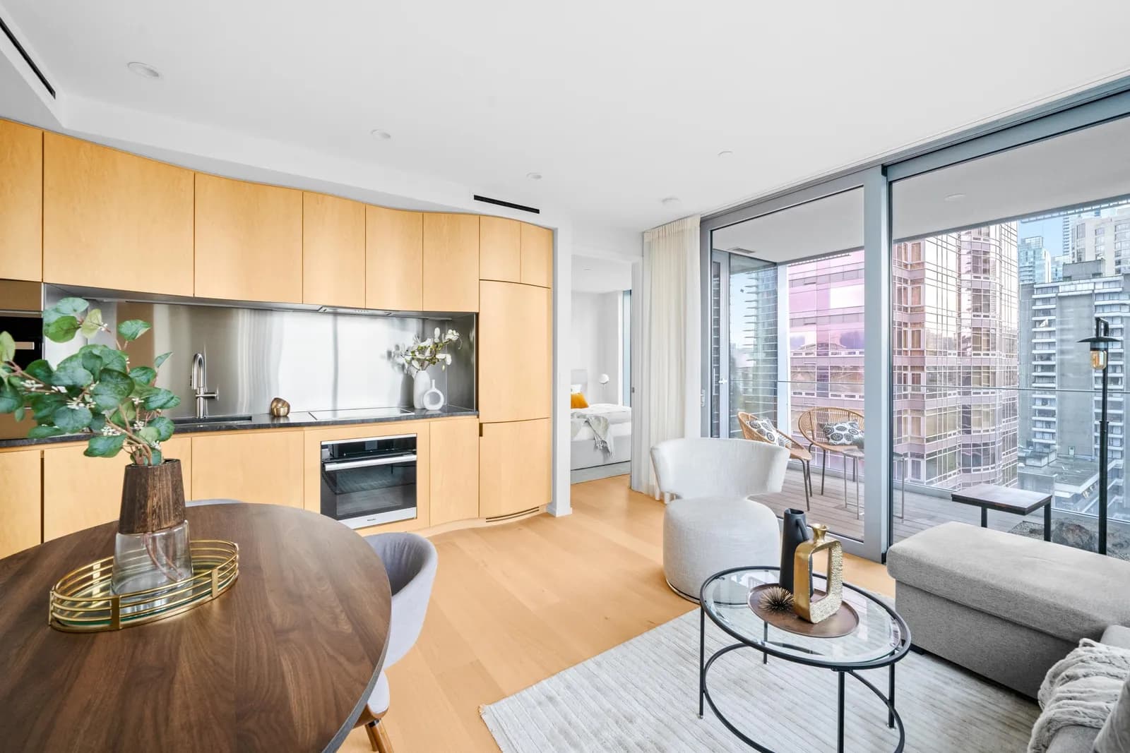 #1504 1568 ALBERNI STREET, Vancouver, BC photo 3