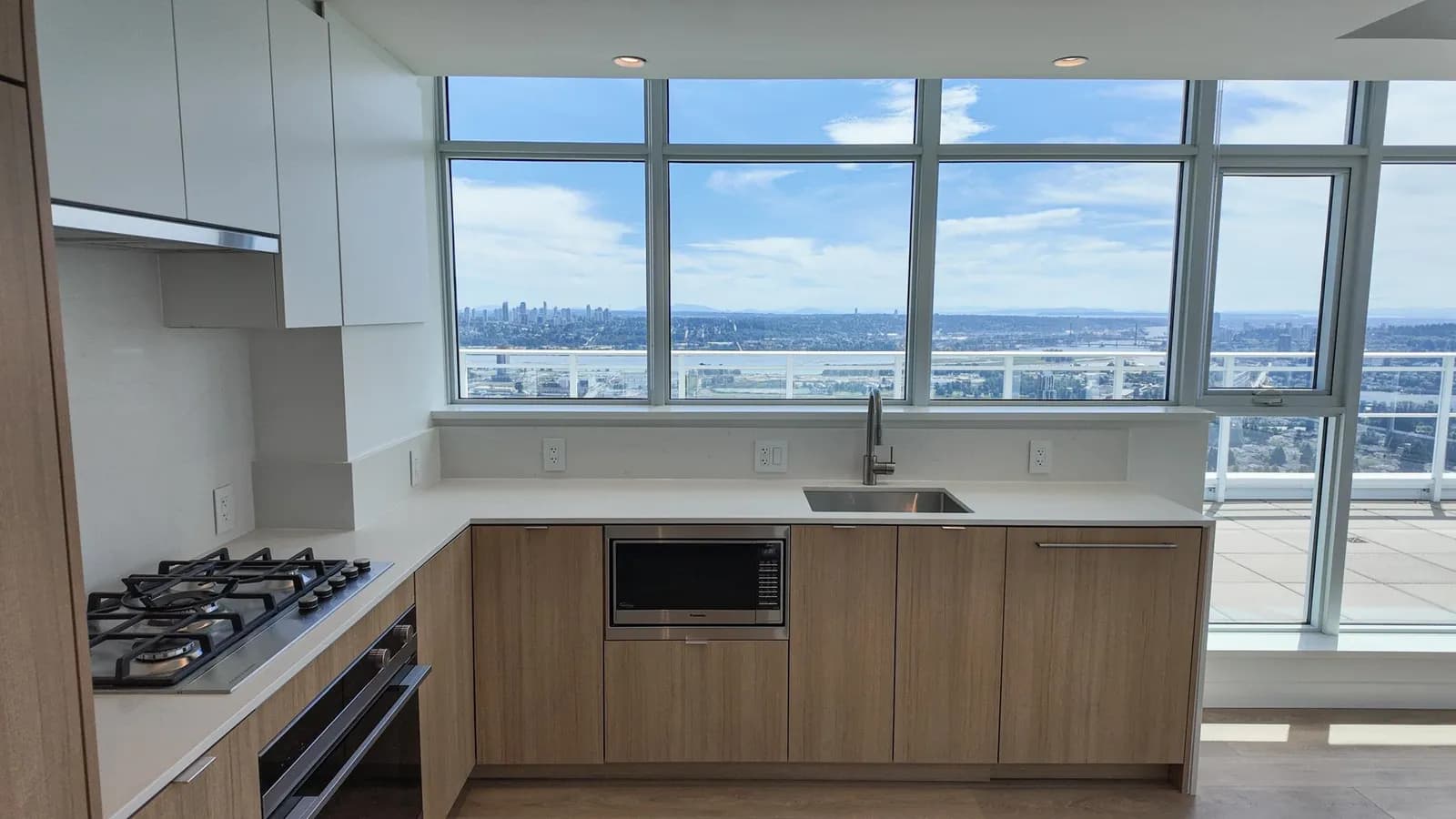 #2402 505 NELSON STREET, Coquitlam, BC photo 3