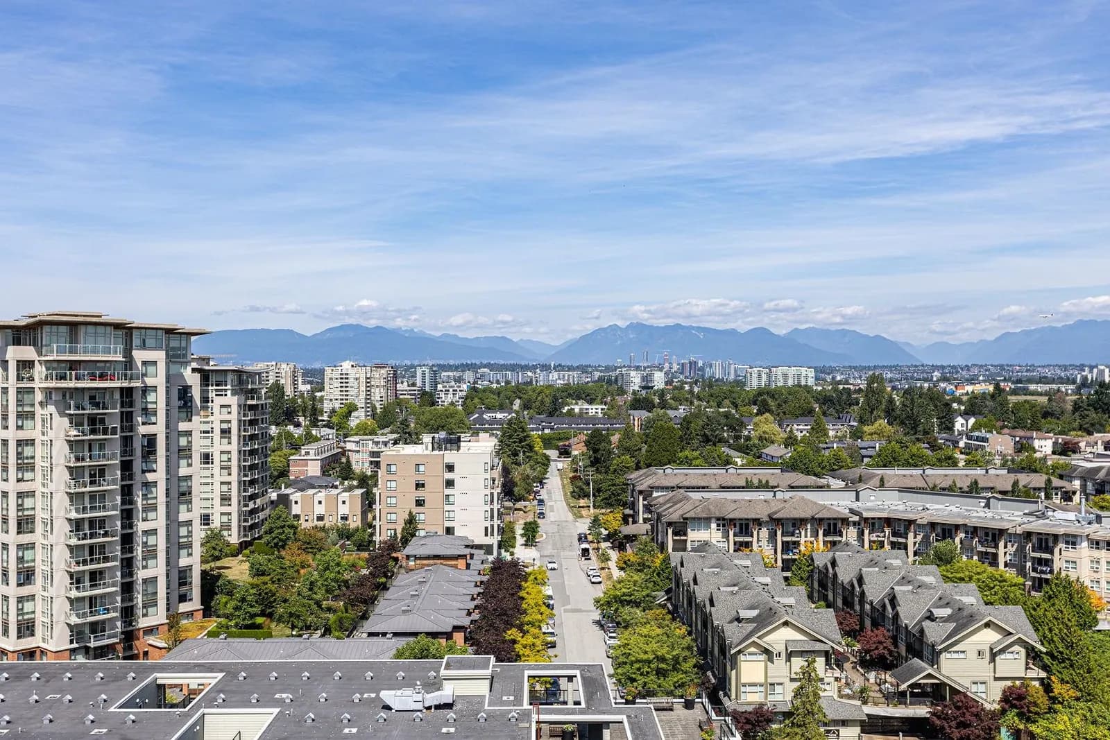 #1607 8460 GRANVILLE AVENUE, Richmond, BC photo 2