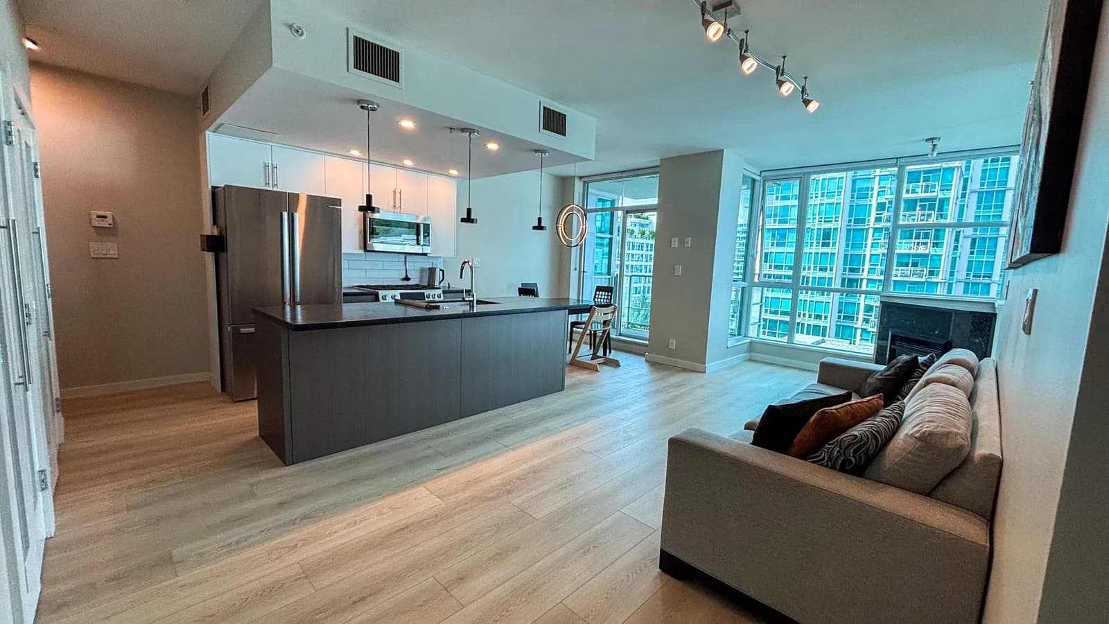 168 E ESPLANADE, North Vancouver