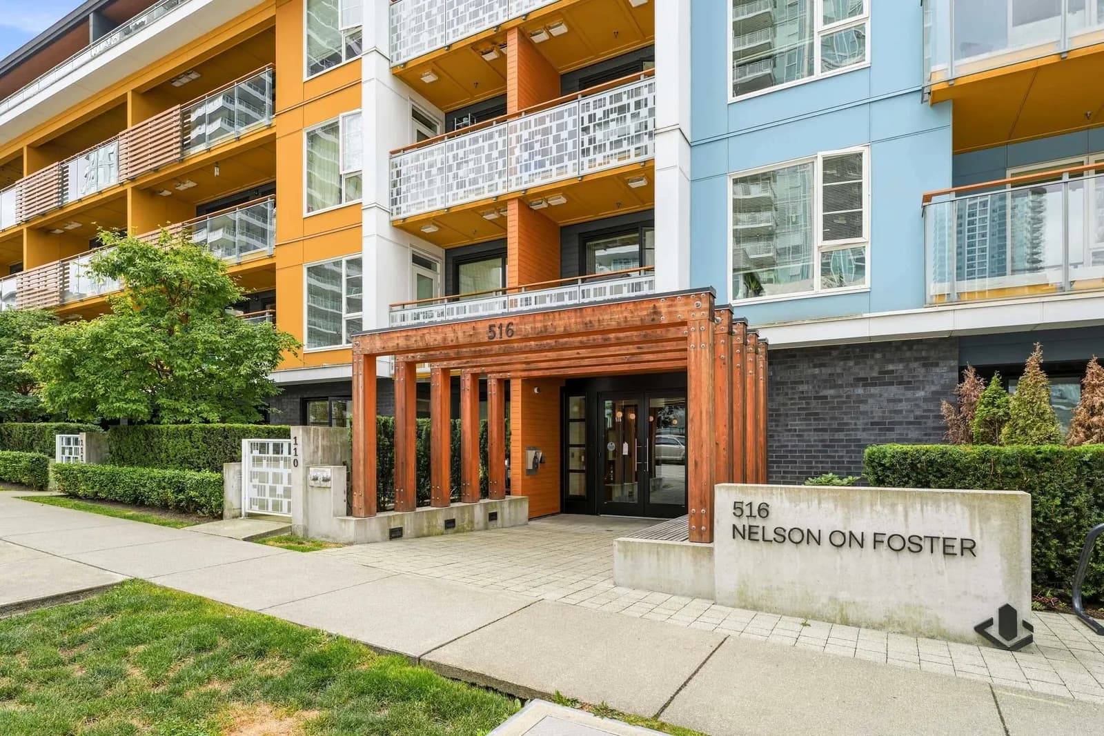 #201 516 FOSTER AVENUE, Coquitlam, BC photo 2