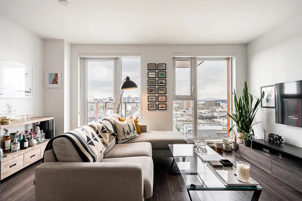 933 E HASTINGS STREET, Vancouver
