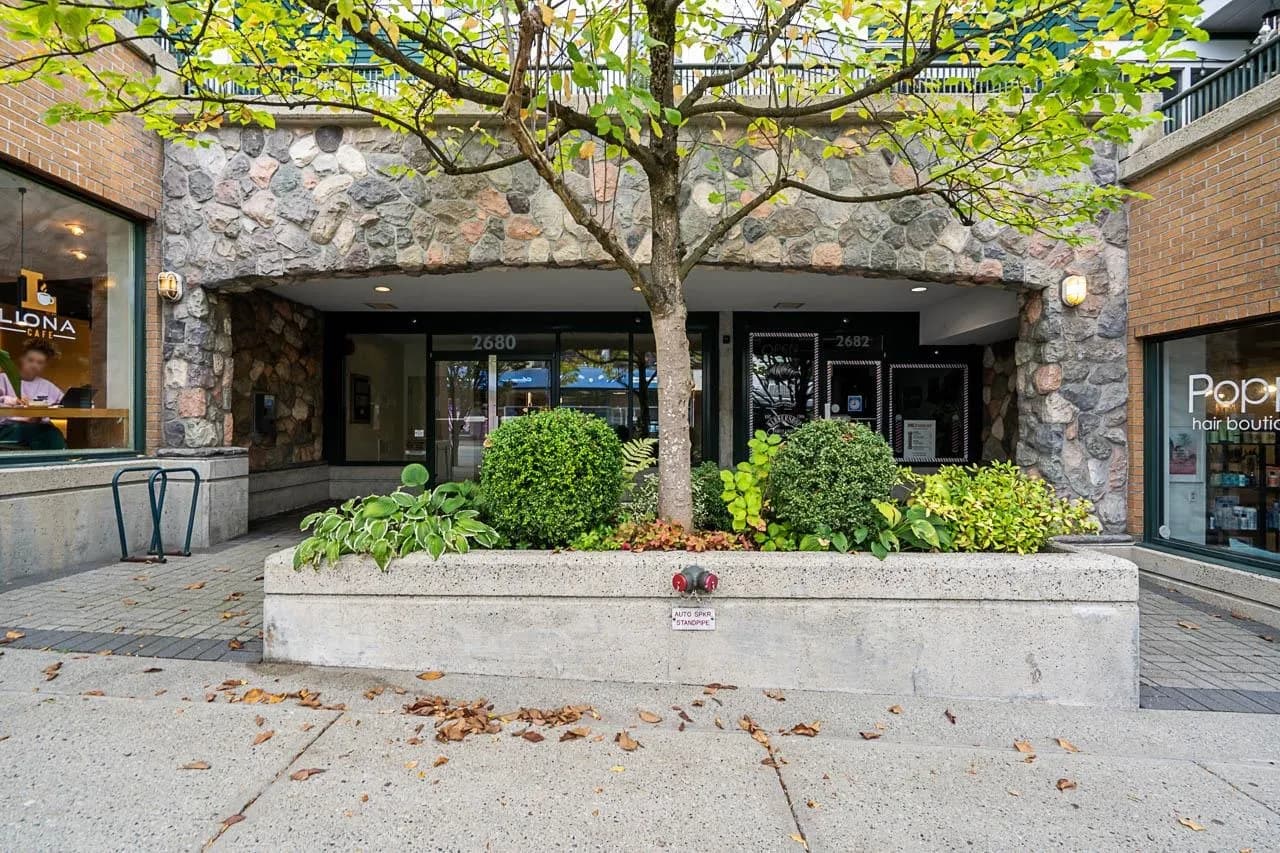 2680 W 4TH AVENUE, Vancouver