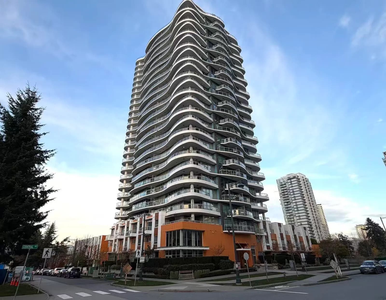 #2007 13303 CENTRAL AVENUE, Surrey, BC photo 2