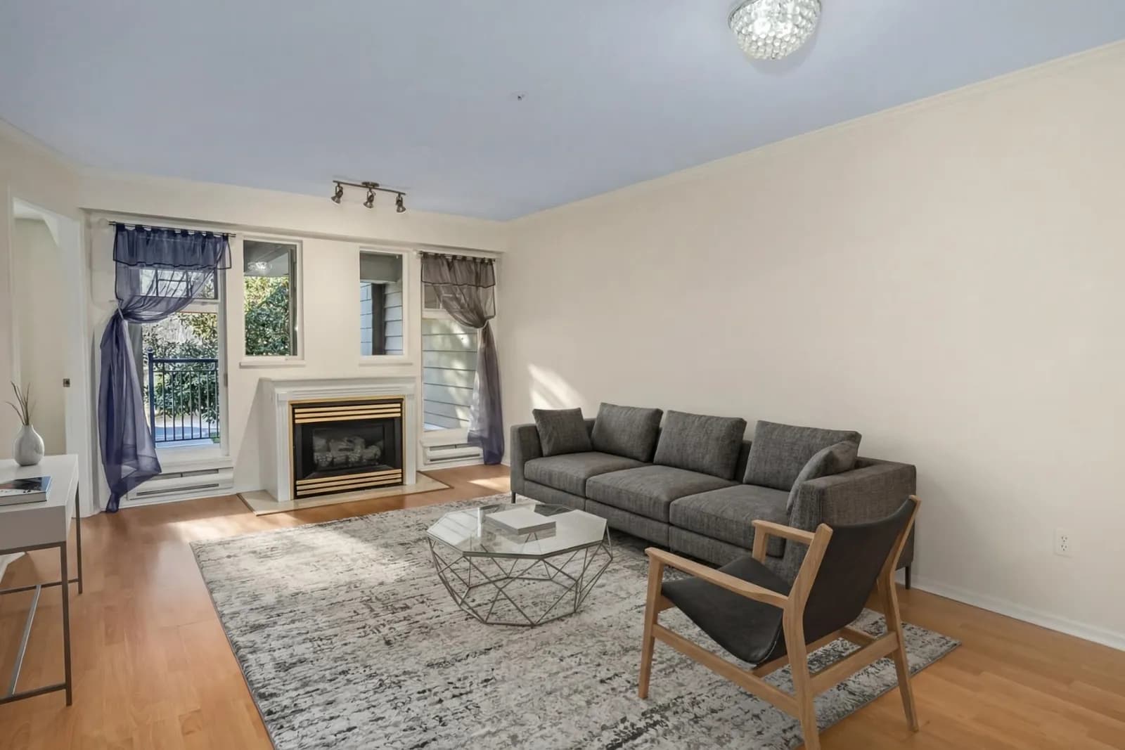 #212 1200 EASTWOOD STREET, Coquitlam, BC photo 3