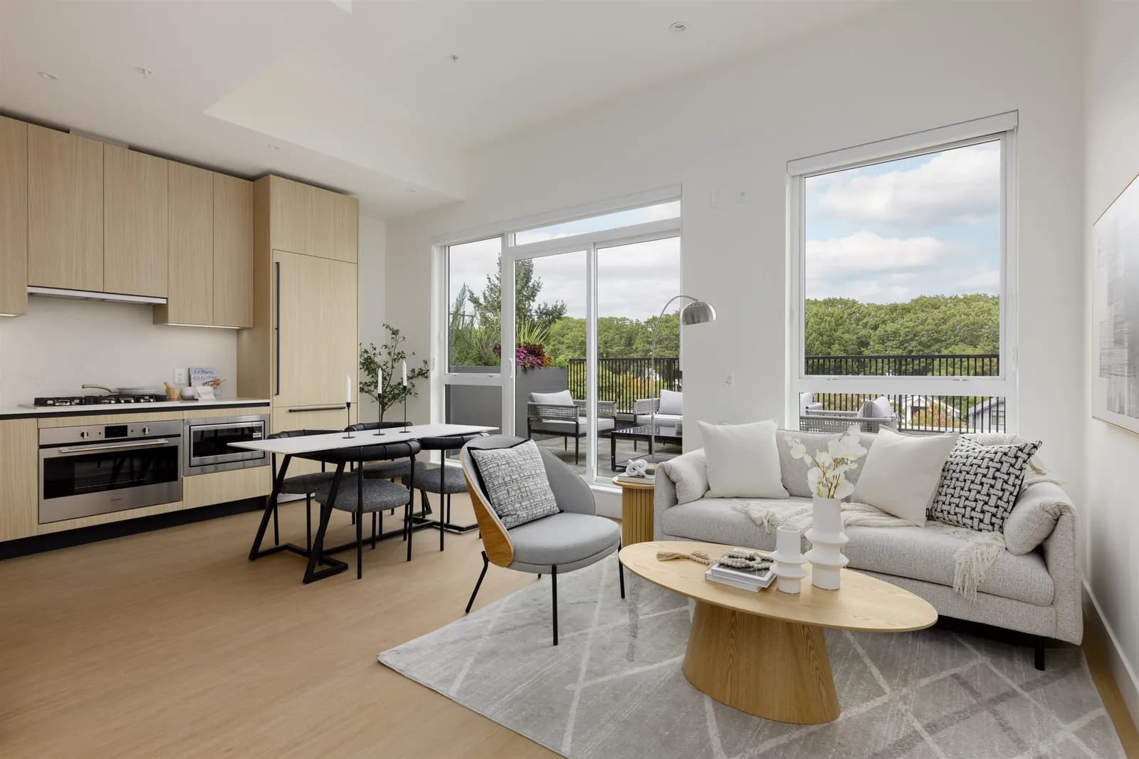 2235 E BROADWAY, Vancouver