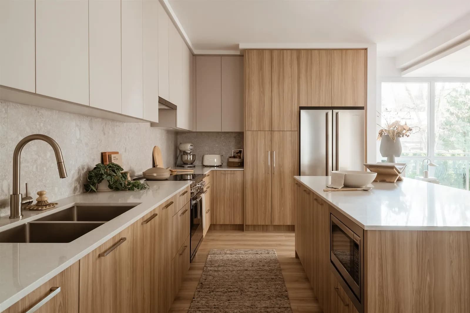 2380 EMERY COURT, North Vancouver