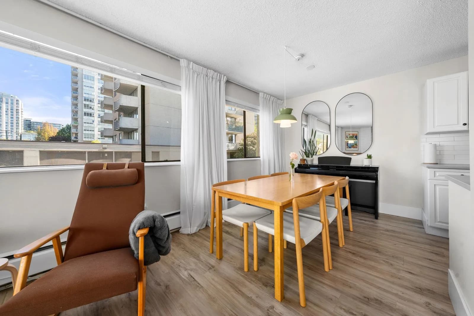 #202 1610 CHESTERFIELD AVENUE, North Vancouver, BC photo 4