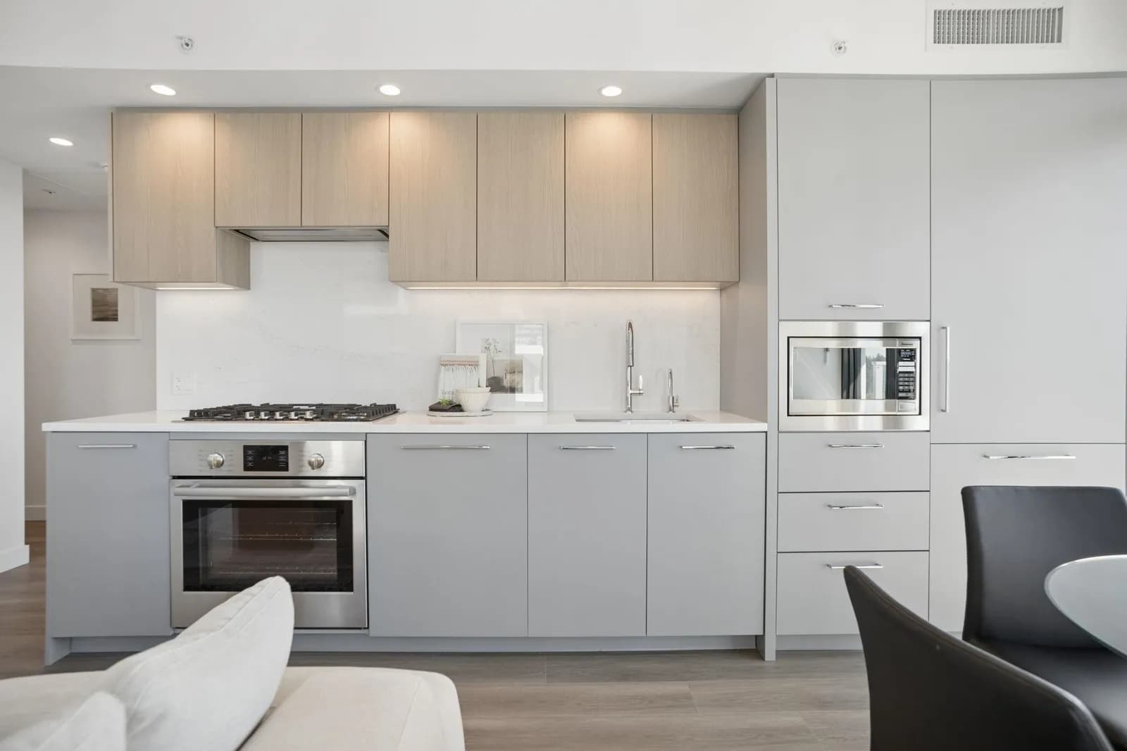 #1102 6608 SUSSEX AVENUE, Burnaby, BC photo 4