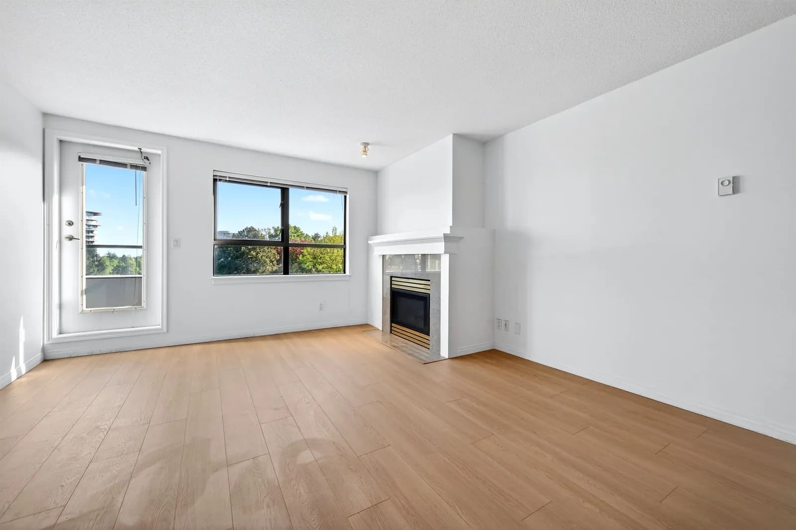 #708 6611 COONEY ROAD, Richmond, BC photo 2