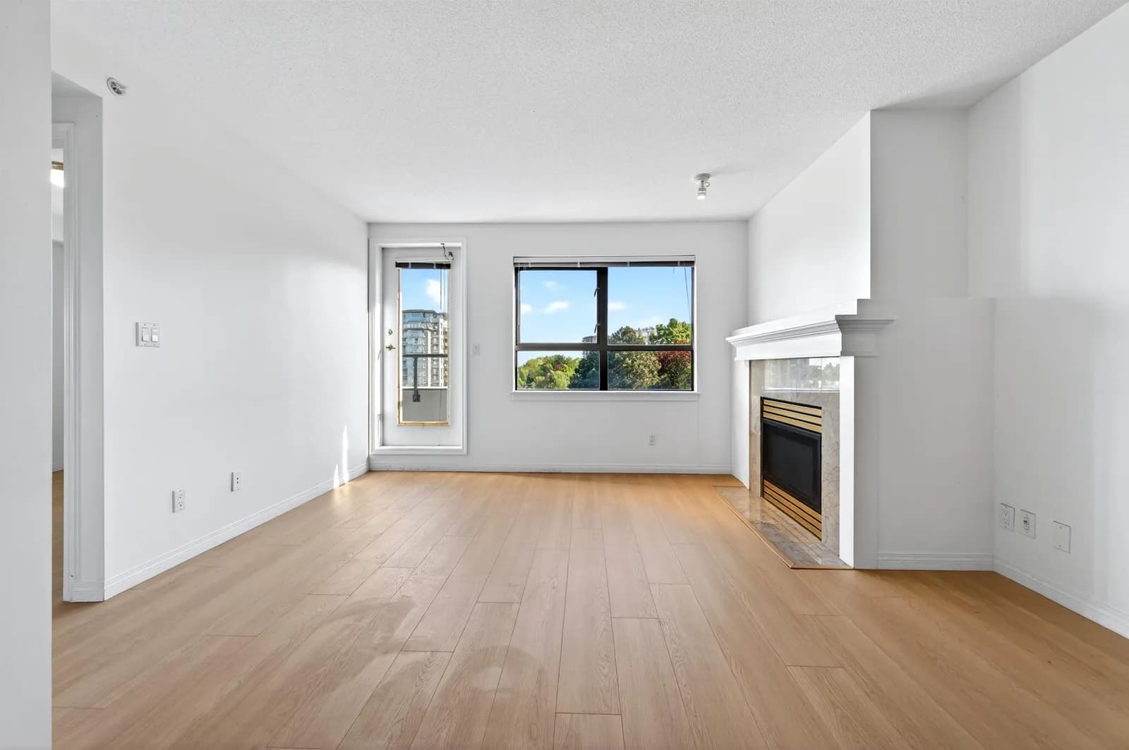 #708 6611 COONEY ROAD, Richmond, BC photo 3