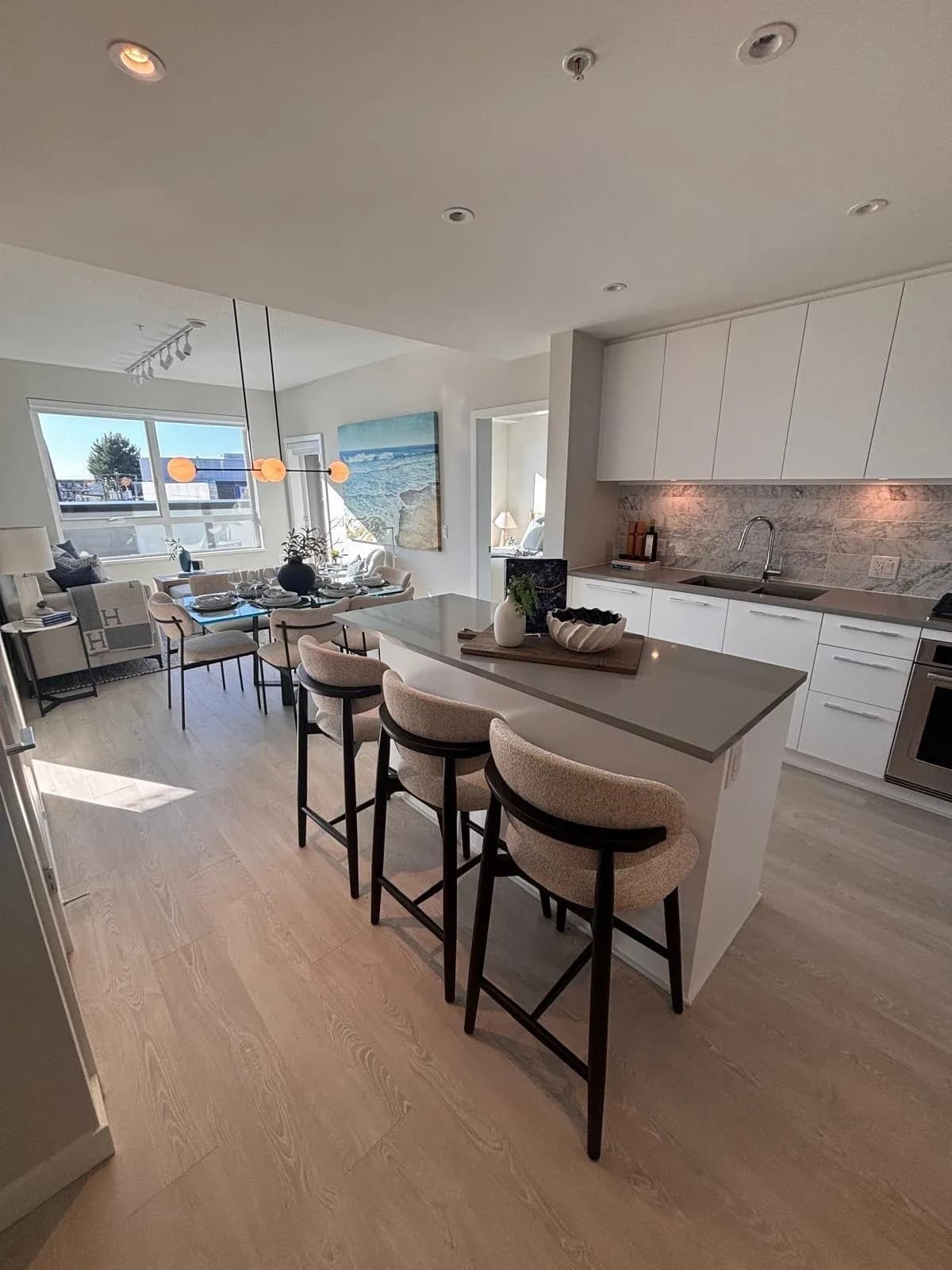 #307 110 E 17TH STREET, Vancouver, BC photo 2