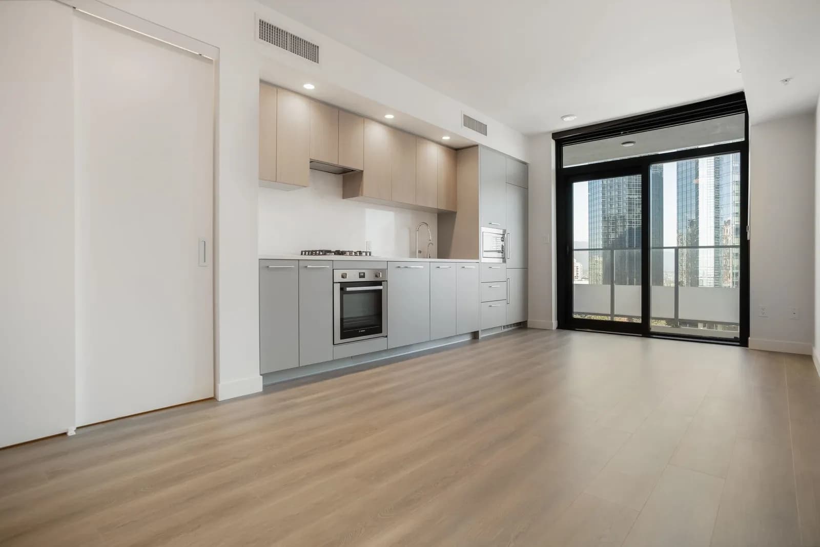#1206 6608 SUSSEX AVENUE, Burnaby, BC photo 2