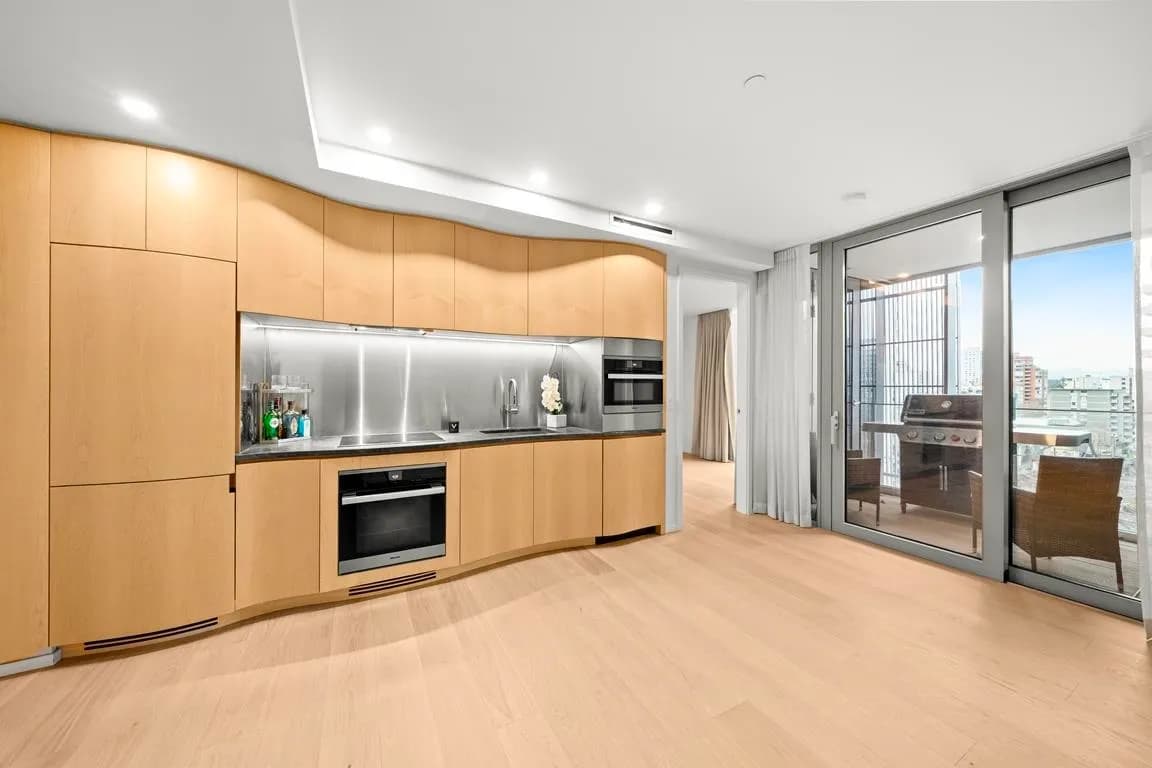 #802 1568 ALBERNI STREET, Vancouver, BC photo 4