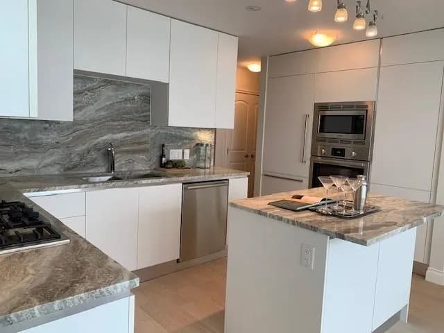 #904 175 VICTORY SHIP WAY, North Vancouver, BC photo 3