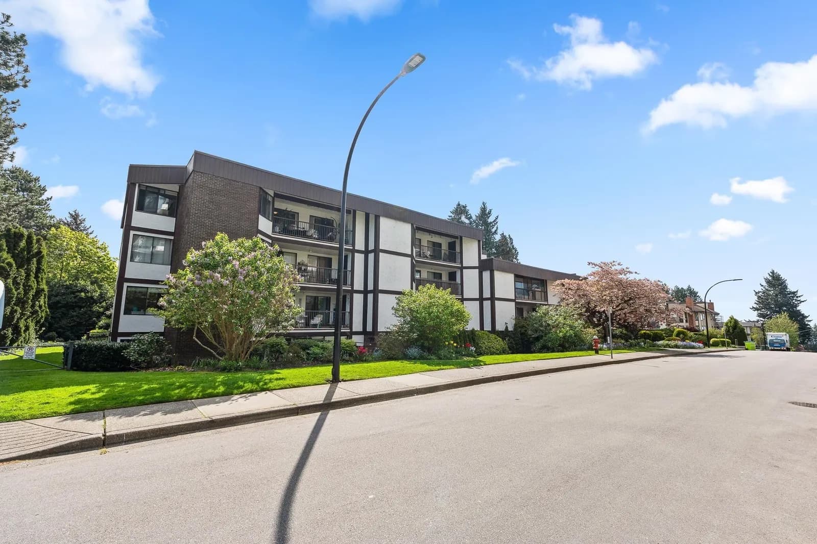 1520 VIDAL STREET, White Rock