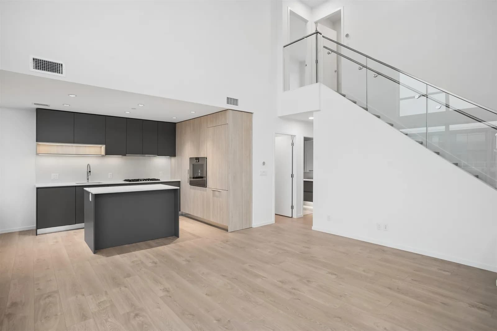 #1320 6300 MINORU BOULEVARD, Richmond, BC photo 3