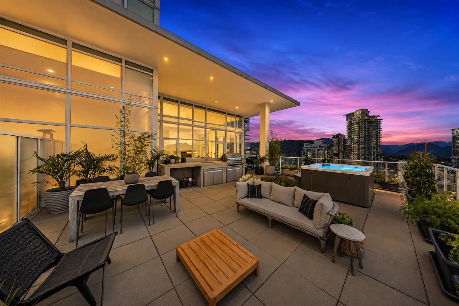657 WHITING WAY, Coquitlam