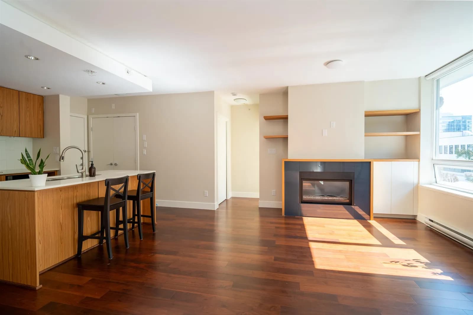 1675 W 8 AVENUE, Vancouver