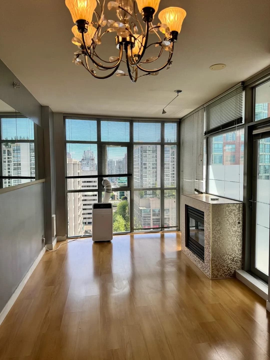 #1606 1050 SMITHE STREET, Vancouver, BC photo 2