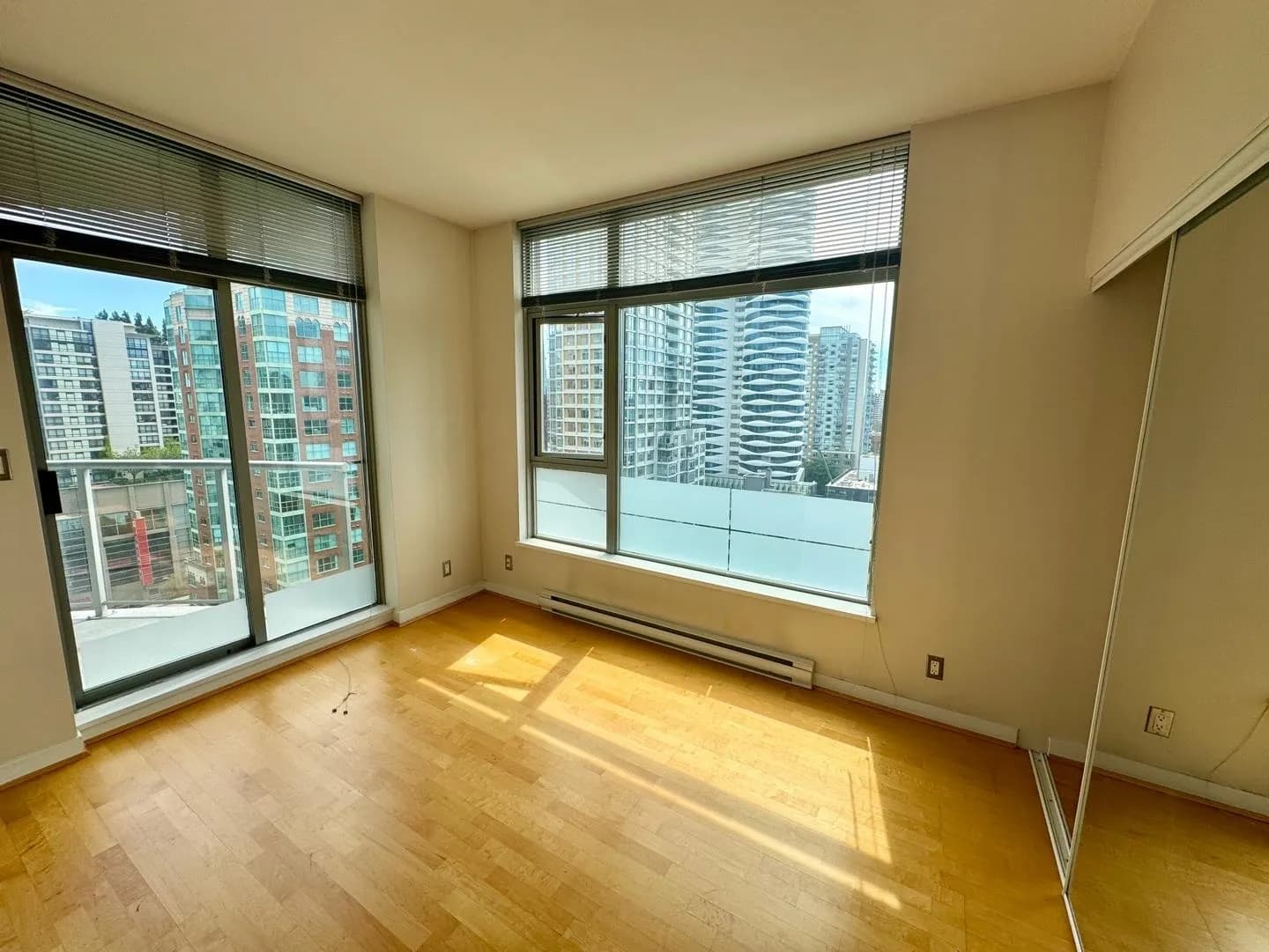 #1606 1050 SMITHE STREET, Vancouver, BC photo 3