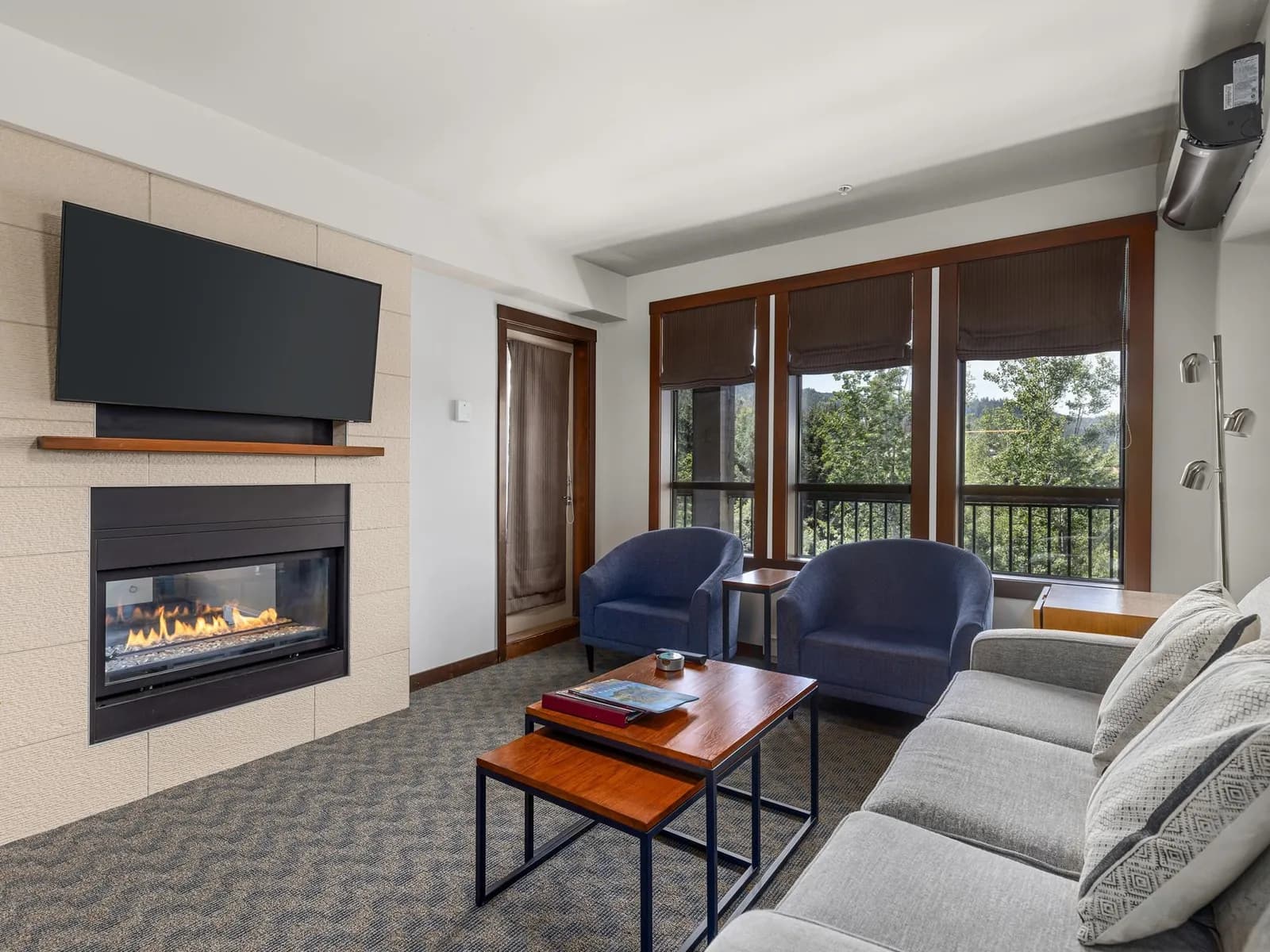 2020 LONDON LANE, Whistler