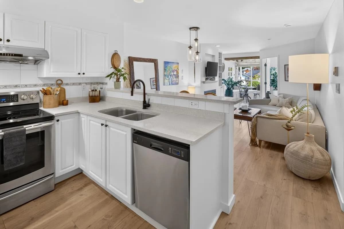 760 KINGSWAY, Vancouver