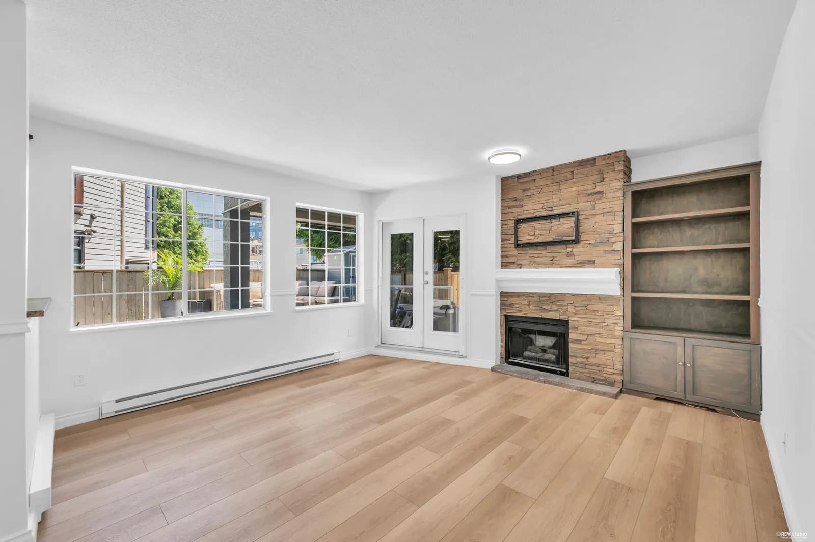 #110 125 W 18TH STREET, North Vancouver, BC photo 3