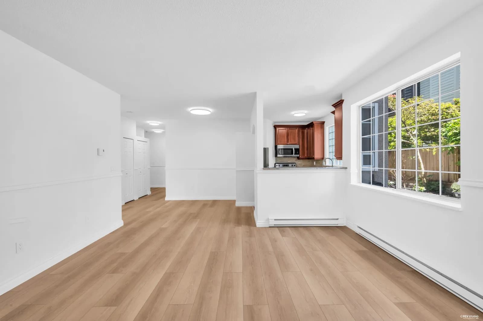 #110 125 W 18TH STREET, North Vancouver, BC photo 4