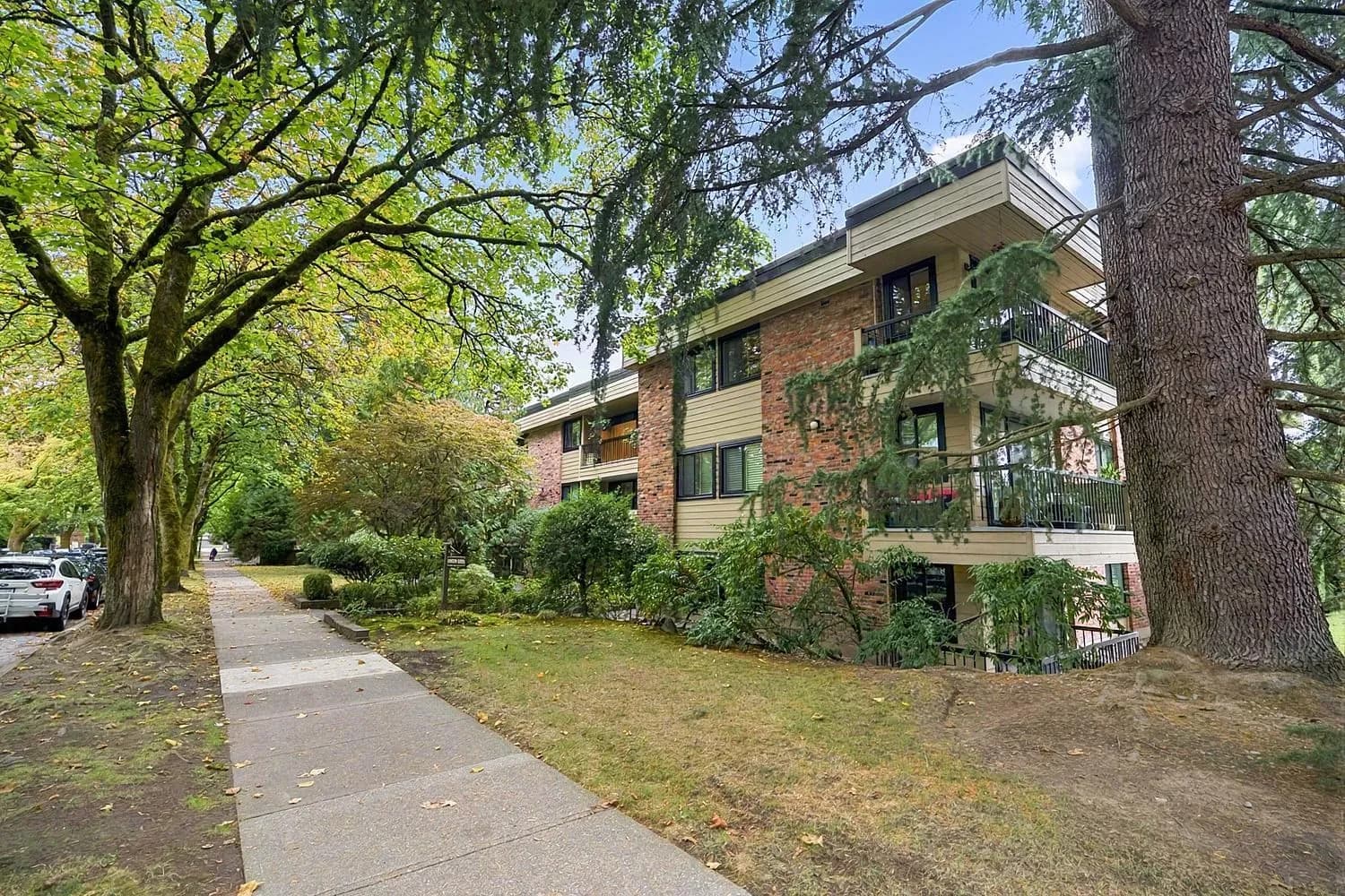 1717 13 AVENUE, Vancouver